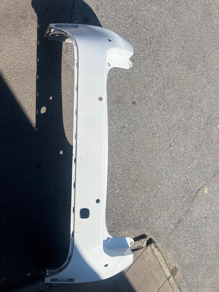 Predám zadný nárazník Toyota Corolla