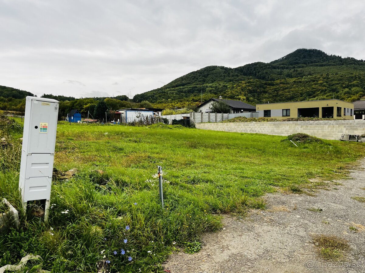 ZNÍŽENÁ CENA LUKRATÍVNY stavebný pozemok, 807 m2, Fintice