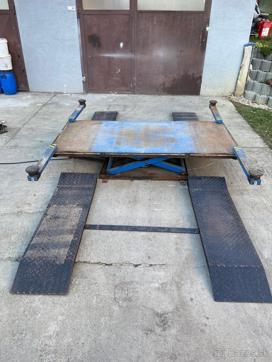 Pneumatický nožnicový zdvihák HOMOLA