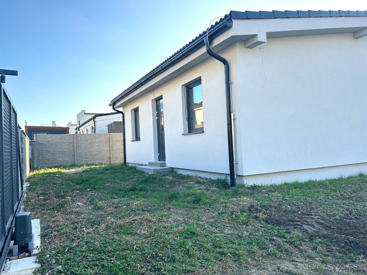 NOVOSTAVBA bungalovu v Slovenskom Grobe na predaj