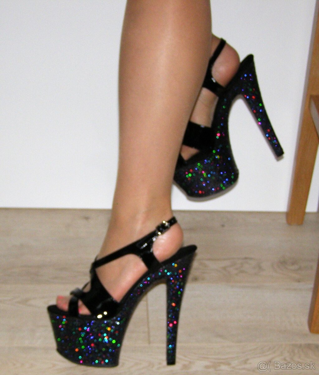 Nové  luxusné čierne sandálkz Pleaser č.38