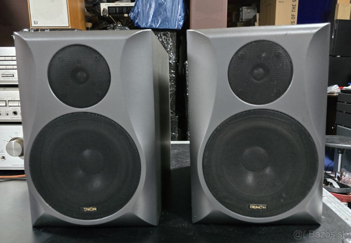 DENON USC-77 menšie regálovky