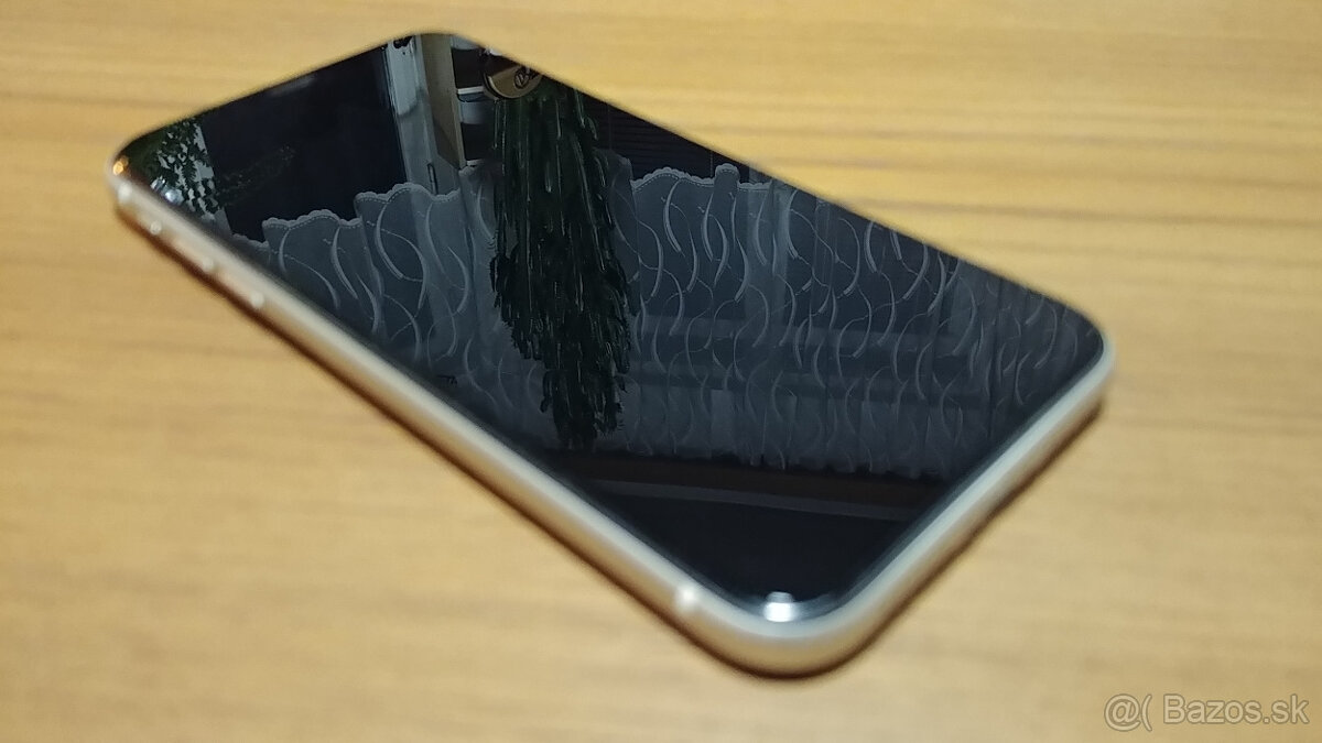 Predám repasovaný iPhone 11 white - 128gb