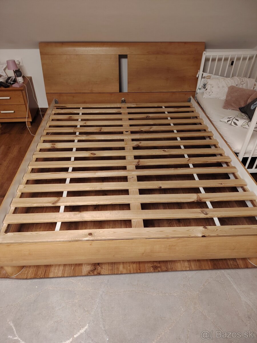 Manželská posteľ 160x200