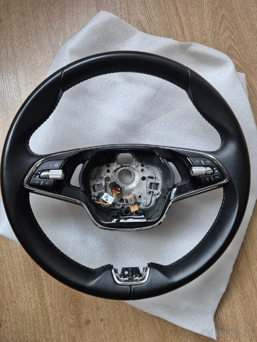 SKODA VYHRIEVANY MULTIFUNKČNÝ VOLANT