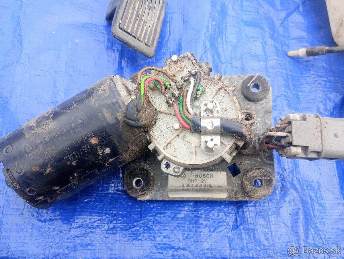 Terrano 2 zvyšné vecí.