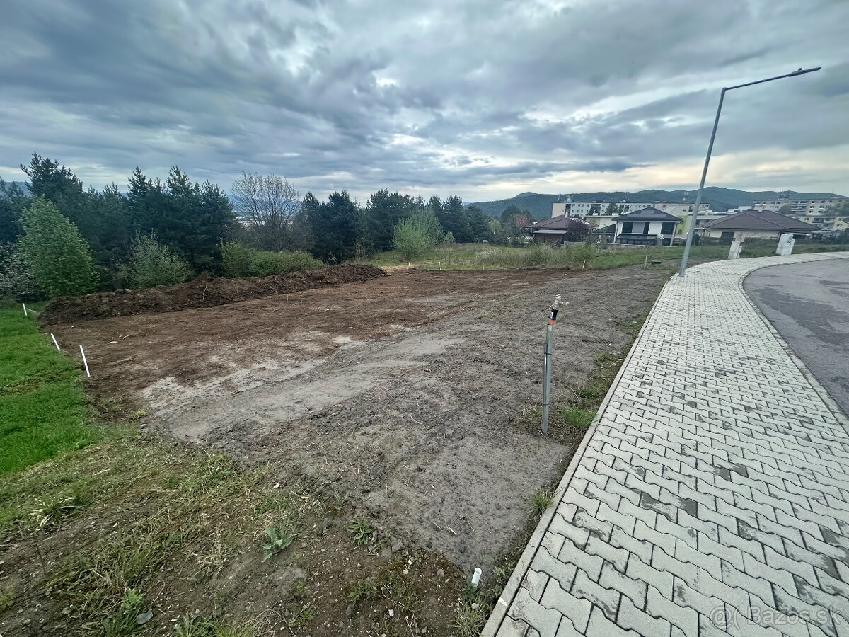 Stavebny pozemok 727m2 - Tulská - pre rodinny dom na predaj