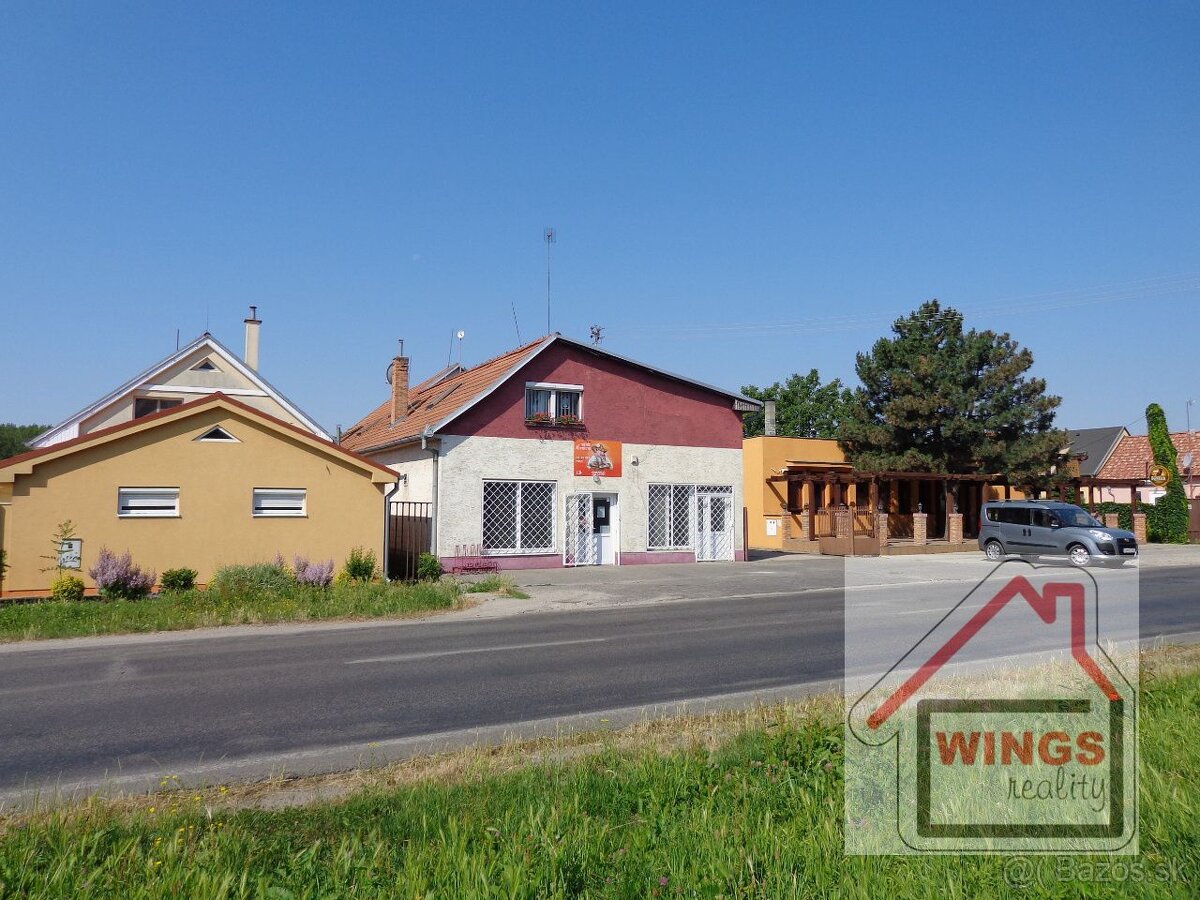 Šoporňa - bývanie i podnikanie v jednom.