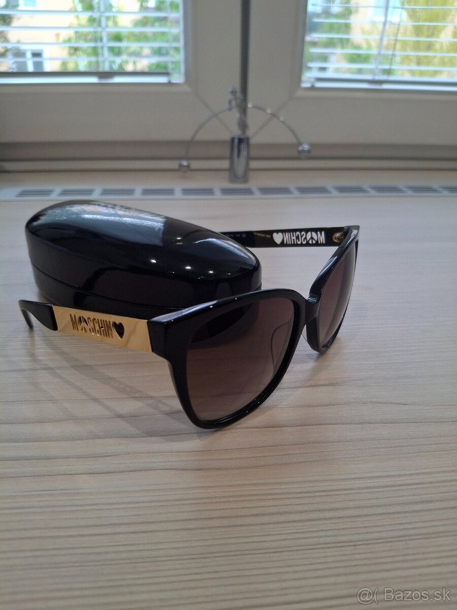 slnecne okuliare moschino