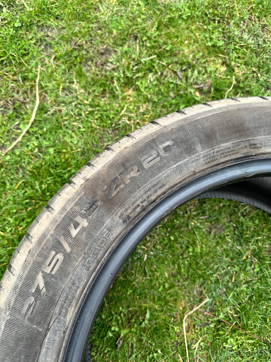 Pneu 275/45ZR20