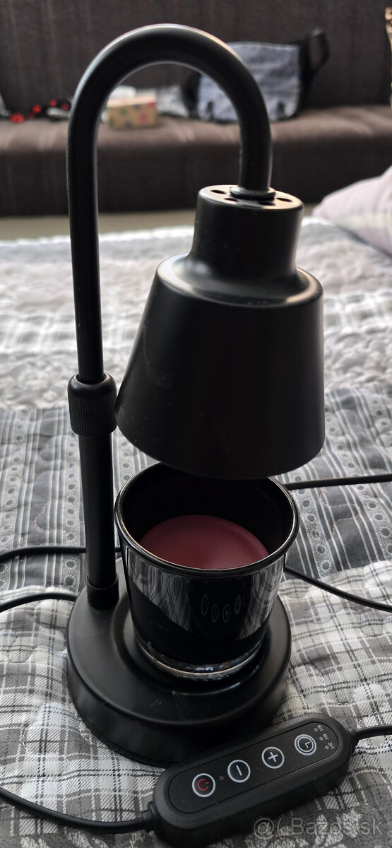 LAMPA NA TEKUTY VOSK