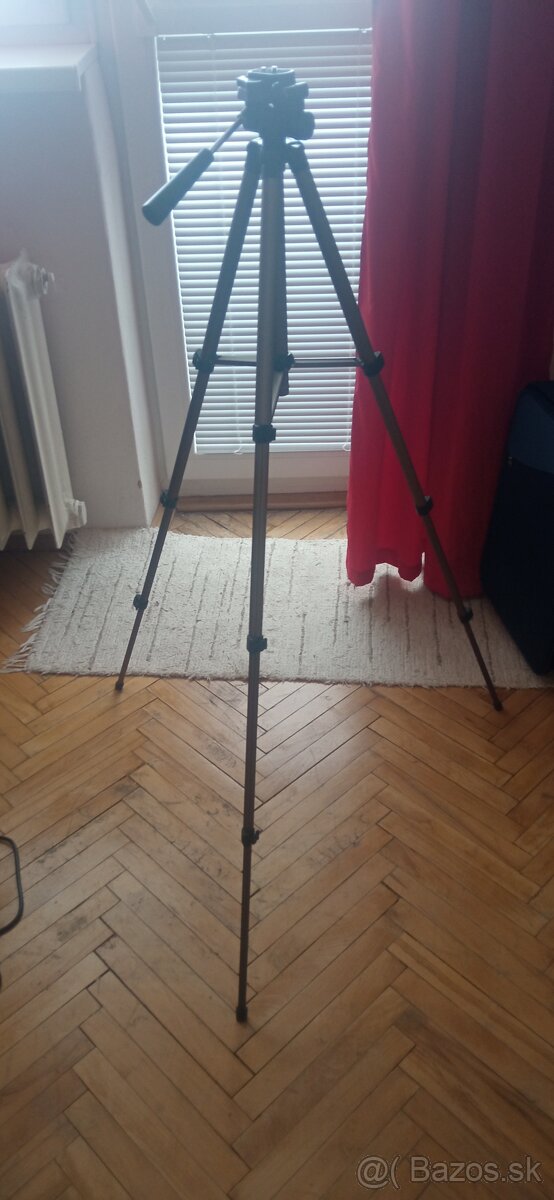 Predám statív aj s taškou