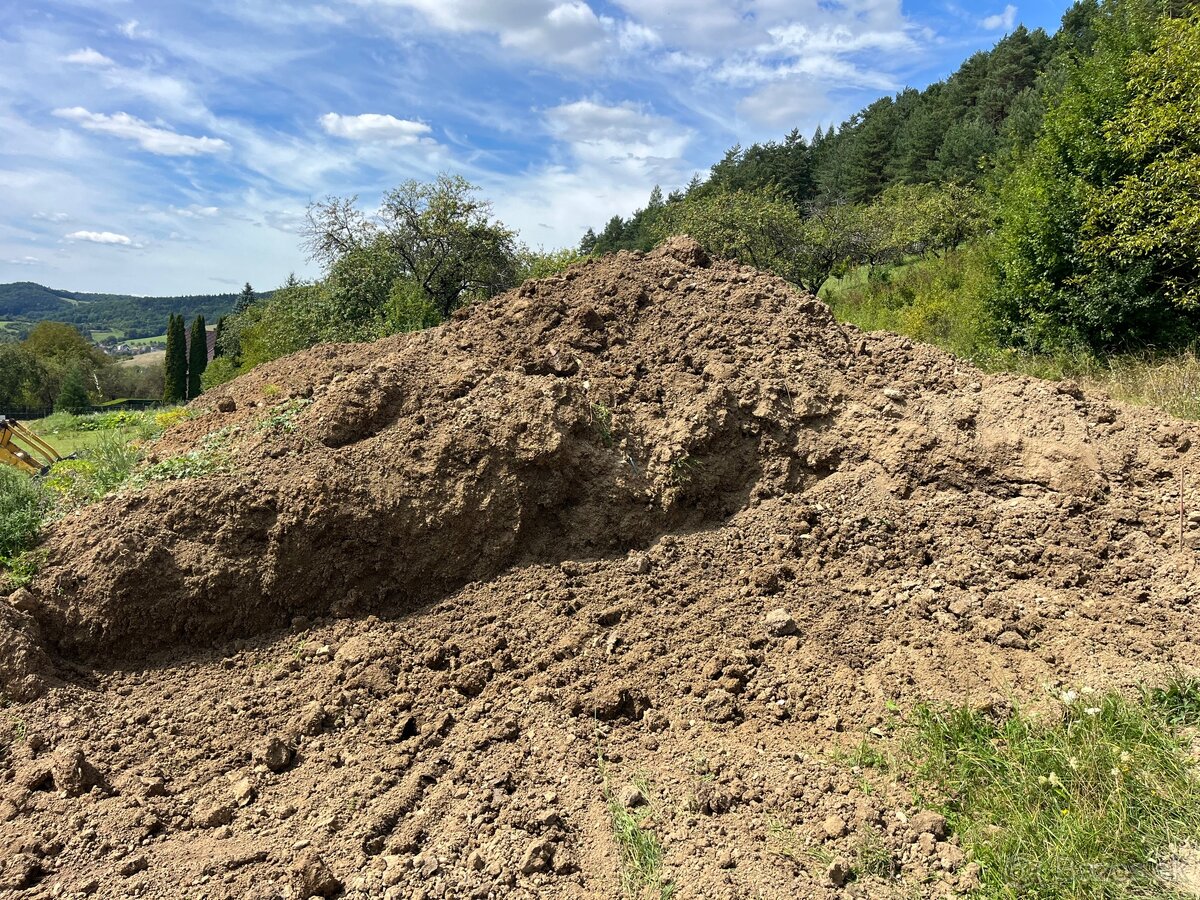 Darujem hlinu