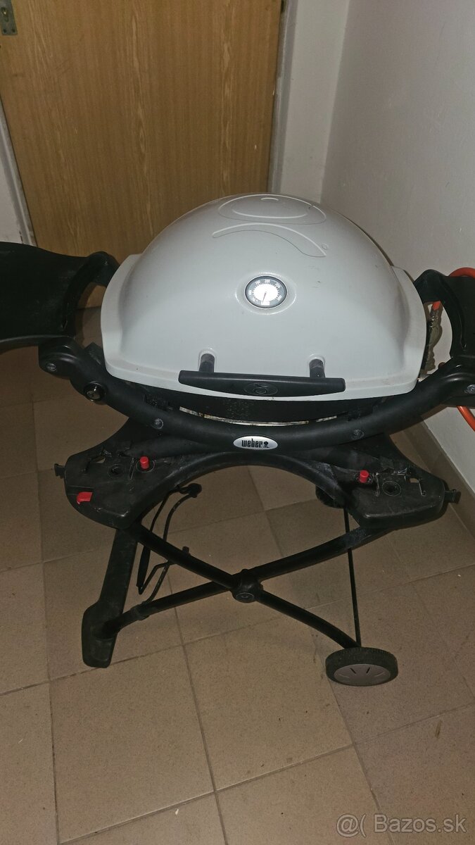 Plynovy gril weber  seria Q1000