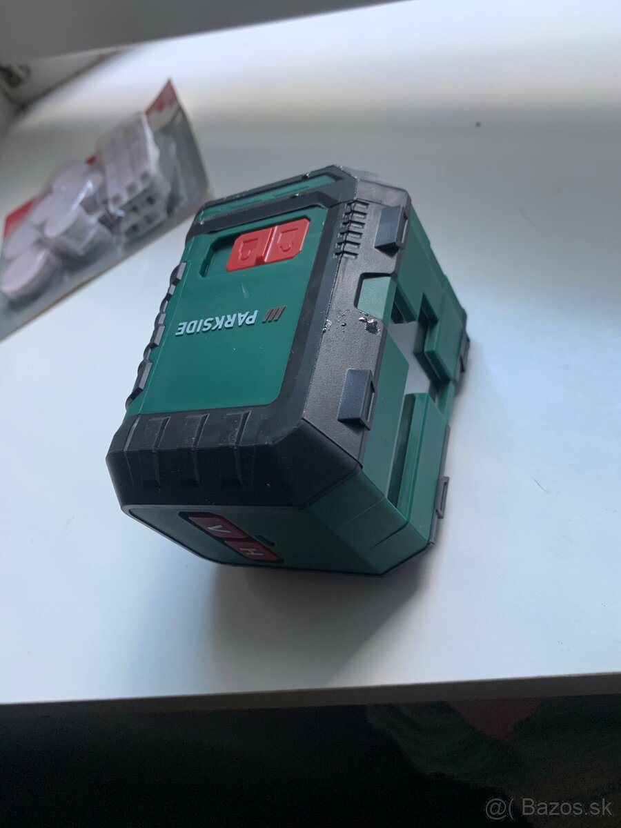 Parkside krížový laser