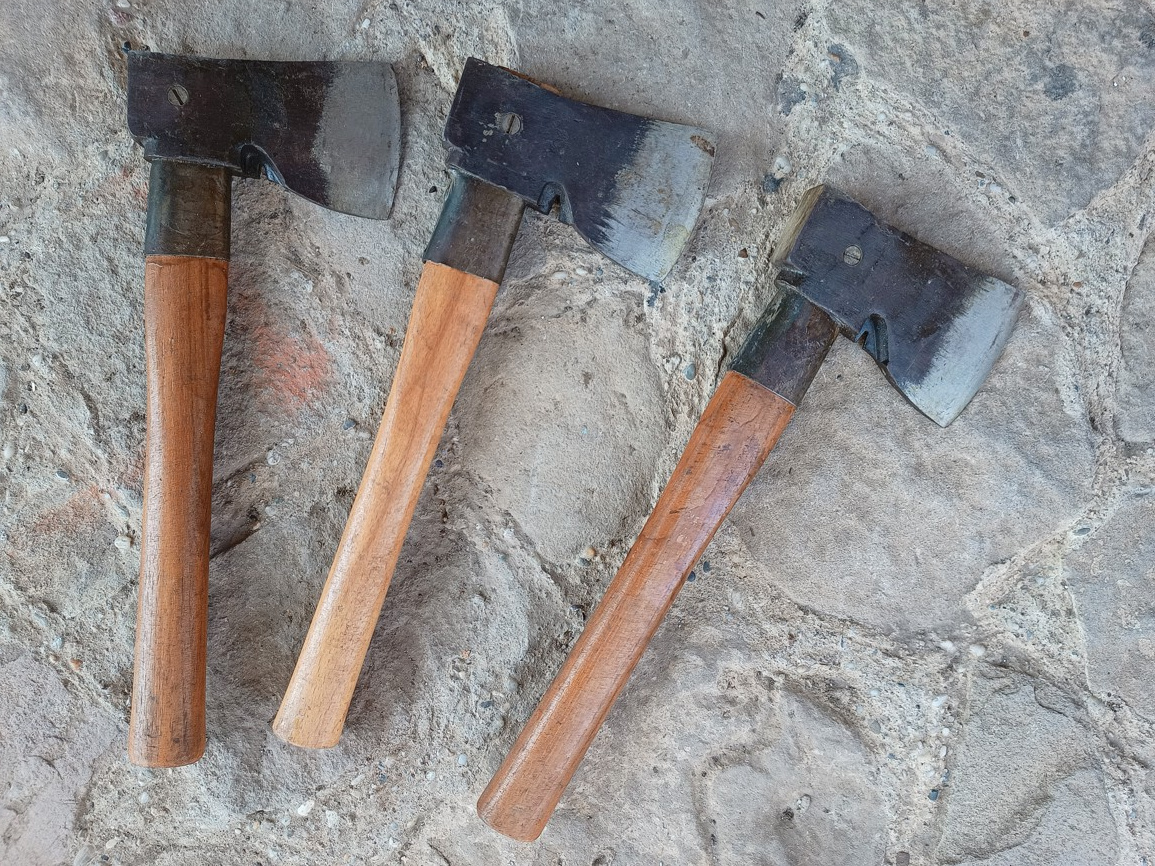 sekera,sekery,hoblík,nebožiec,staré náradie,dláto topor 32