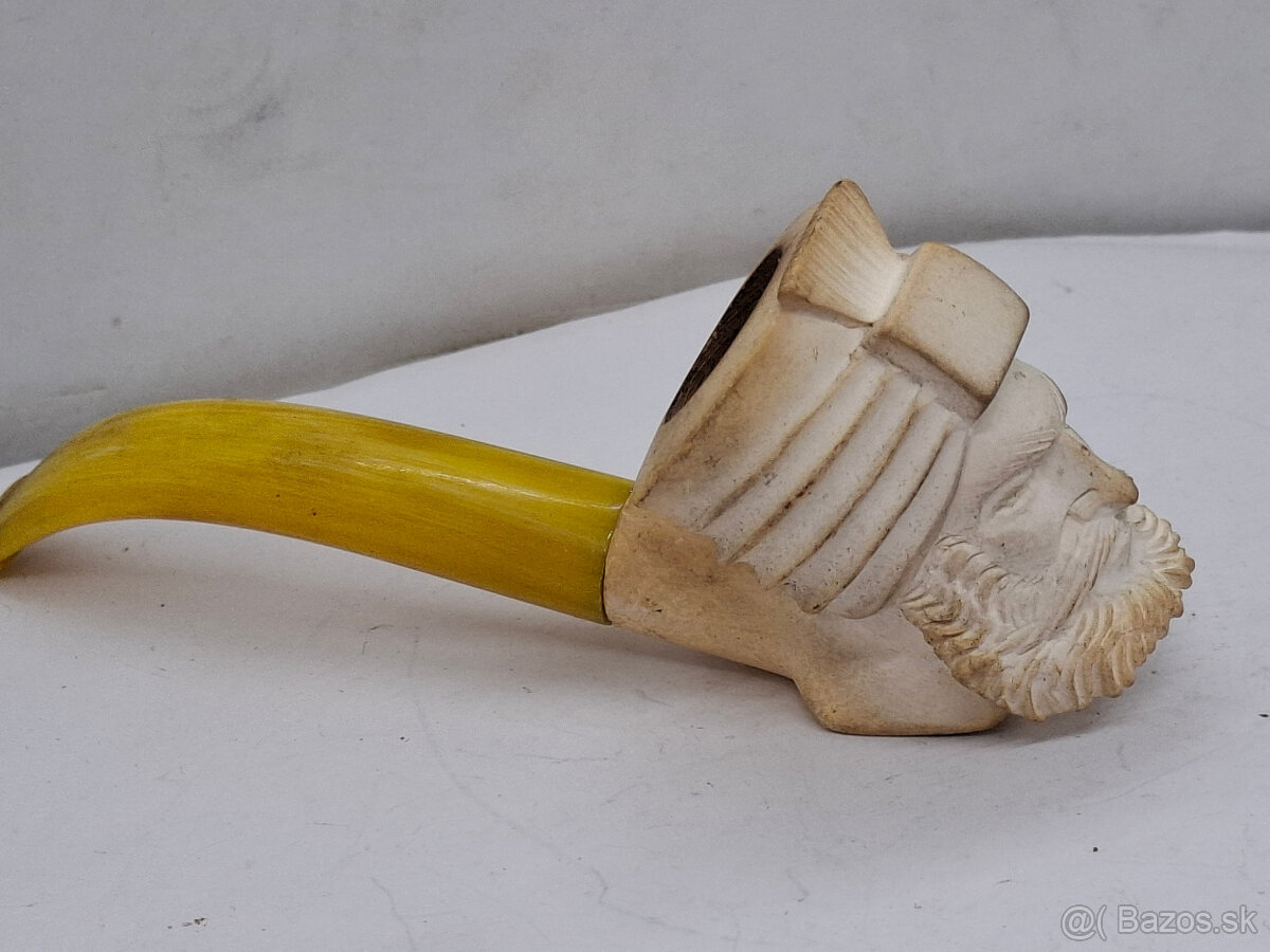 Predám starú pipu penovku hlava muža 32 €