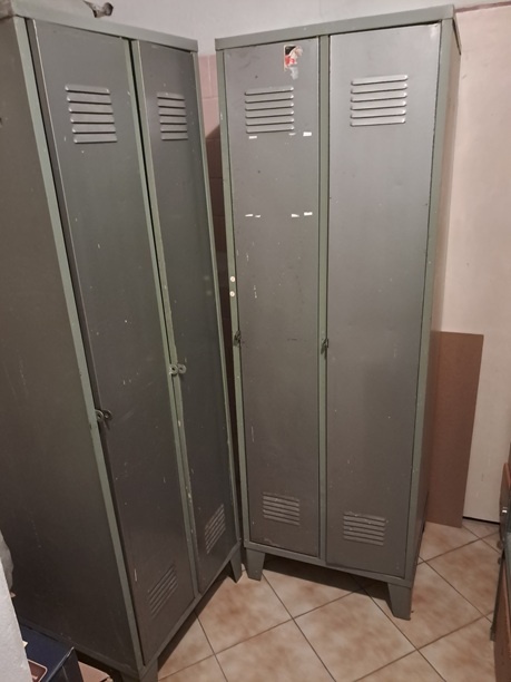 Plechové šatňové skrine