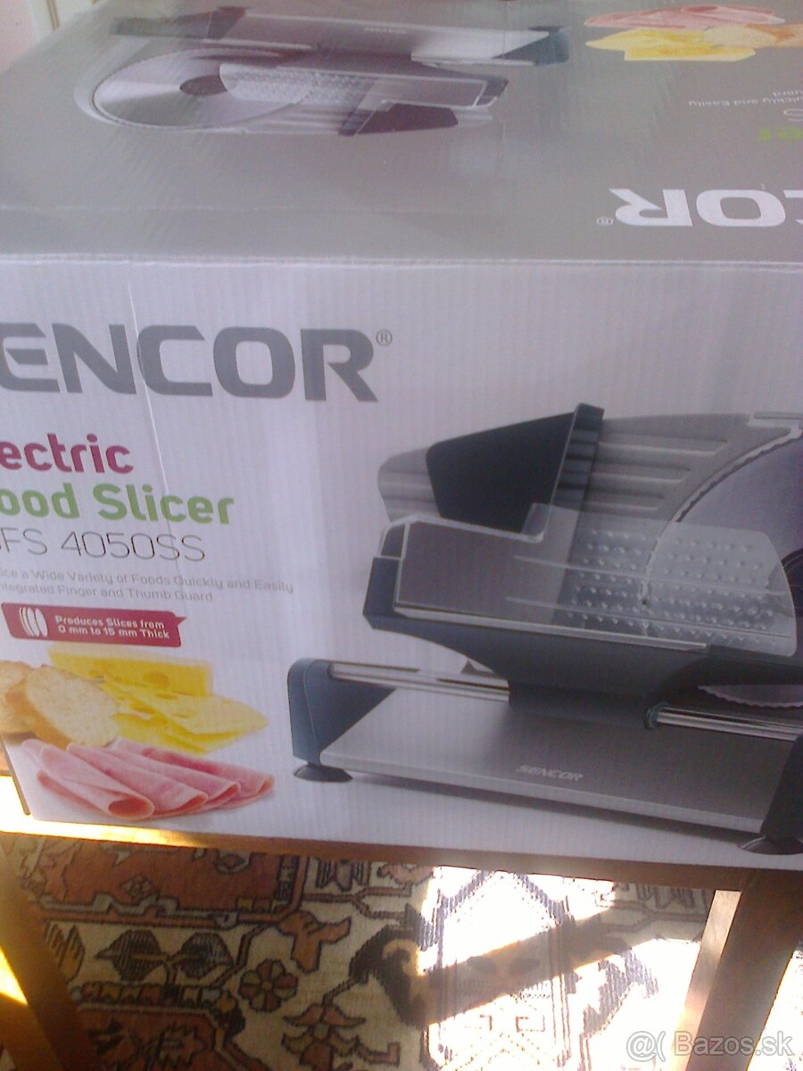 Krájač , parný hrniec.