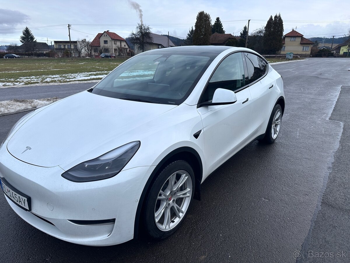 Tesla model Y LR