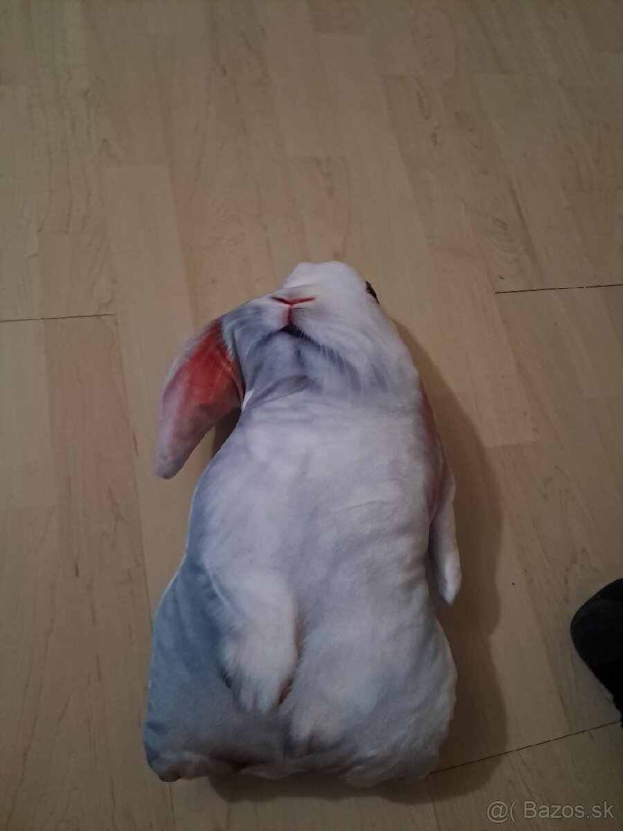 Vankúš s motívom zajaca