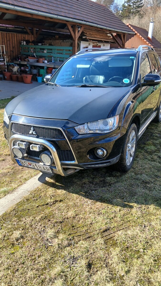 Outlander 2,2. 115kw automat.