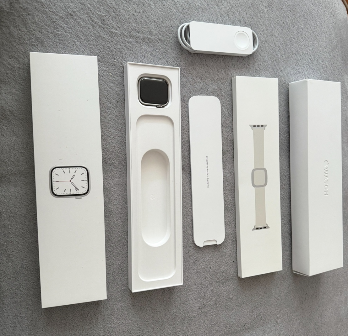 Predám Apple Watch 7 41mm Silver Stainless Steel (GPS + Cell