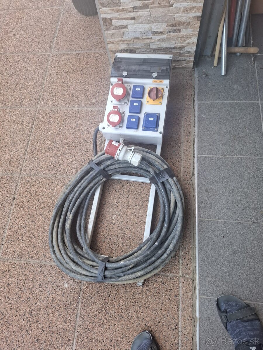 Staveniskový rozvádzač SCAME BST4.4011-1 s istením