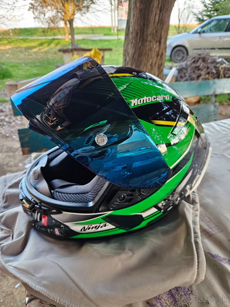 Prilba Shoei