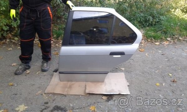 diel z bmw e36 ZL dvere rozne farby