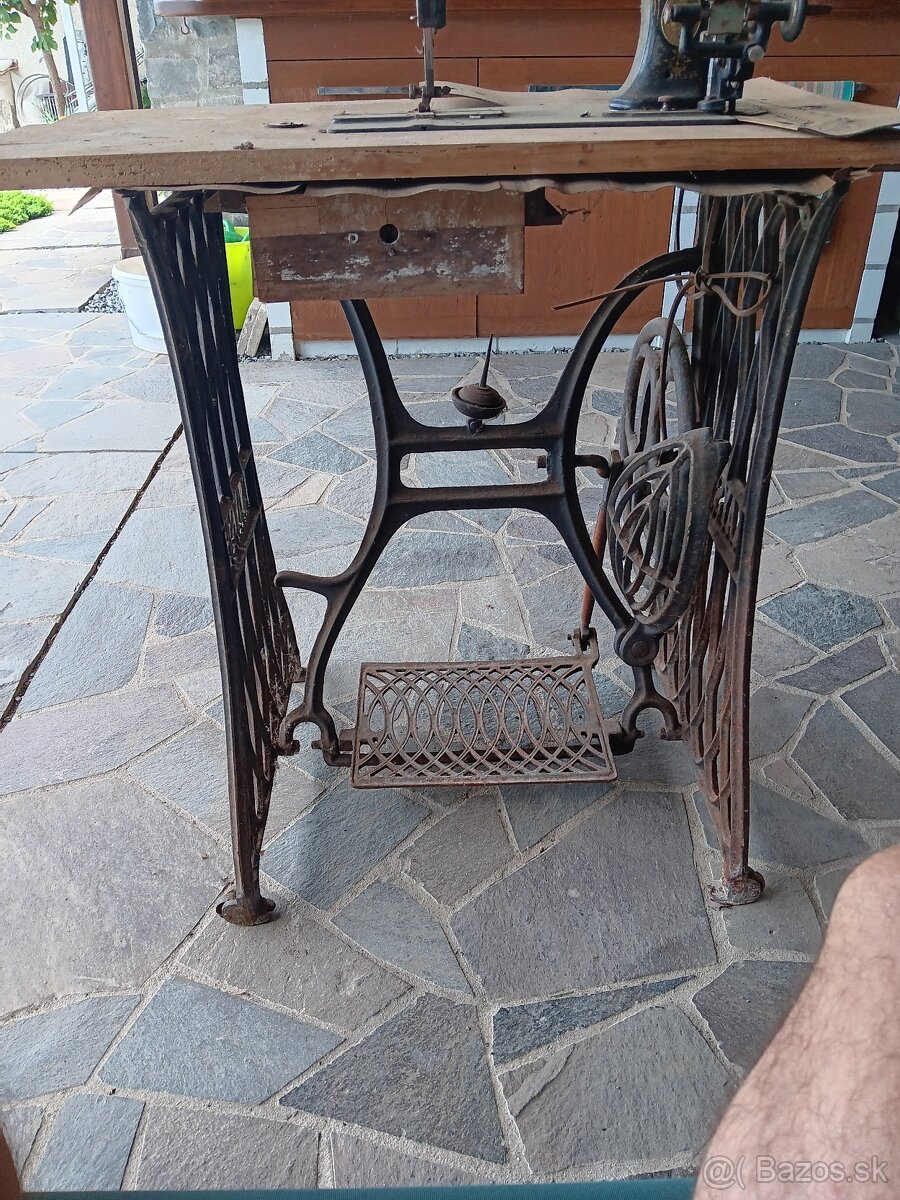 Šijací stroj kayser