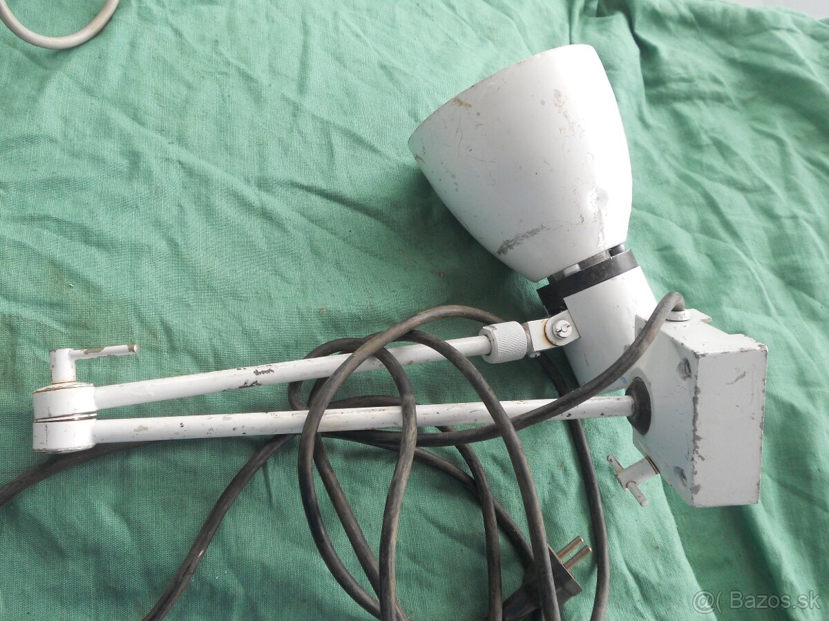 historicka stolova lampa