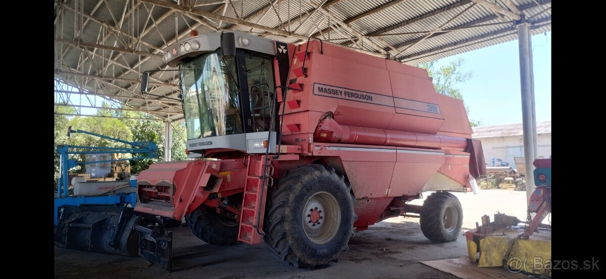 Sklízecí mlátička kombajn mf Massey Ferguson 38