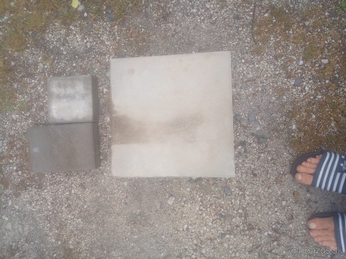 Betónová dlažba sivá