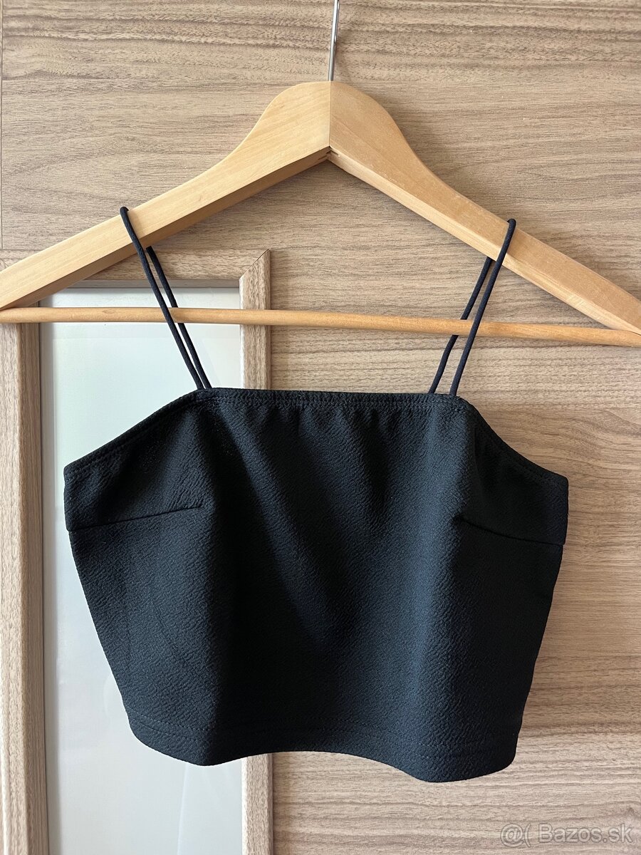 Čierny crop top Shein
