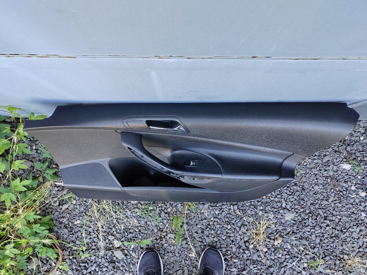 Tapacire dverí na VW Passat b6 ako nové