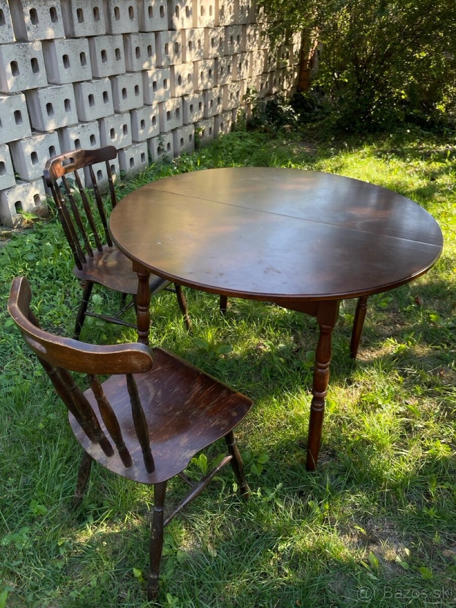 Na predaj: Retro rozkladací okrúhly stôl + 6 stoličiek