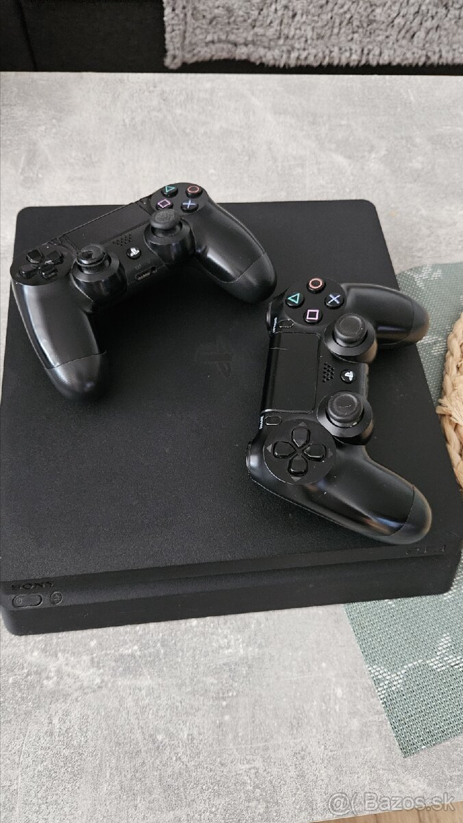 Predám Playstation PS4 500GB