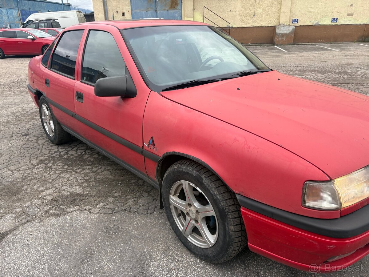 Opel Vectra a 1.6 benzín