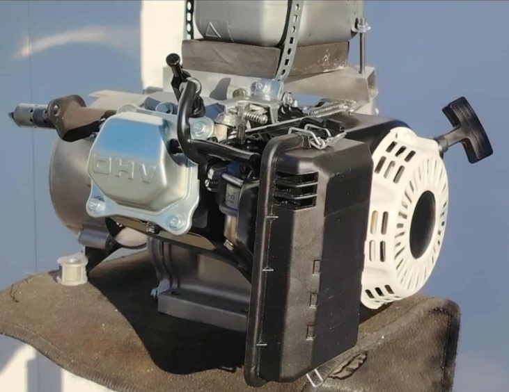 Motor 4takt jedno valec benzín 200cm3