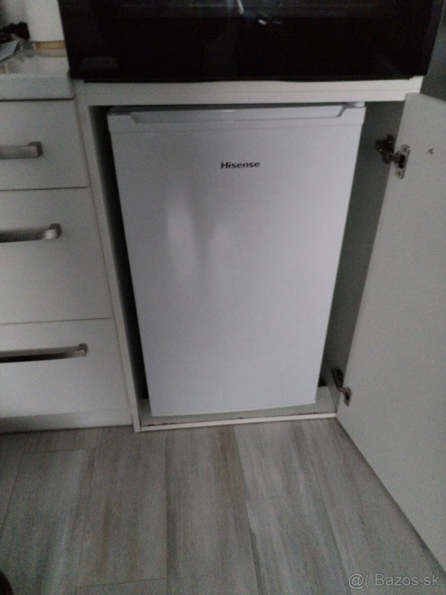 Za Odvoz Chladnicka poskodena