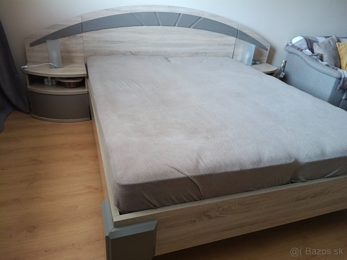 Predám Manželskú posteľ.160x200cm