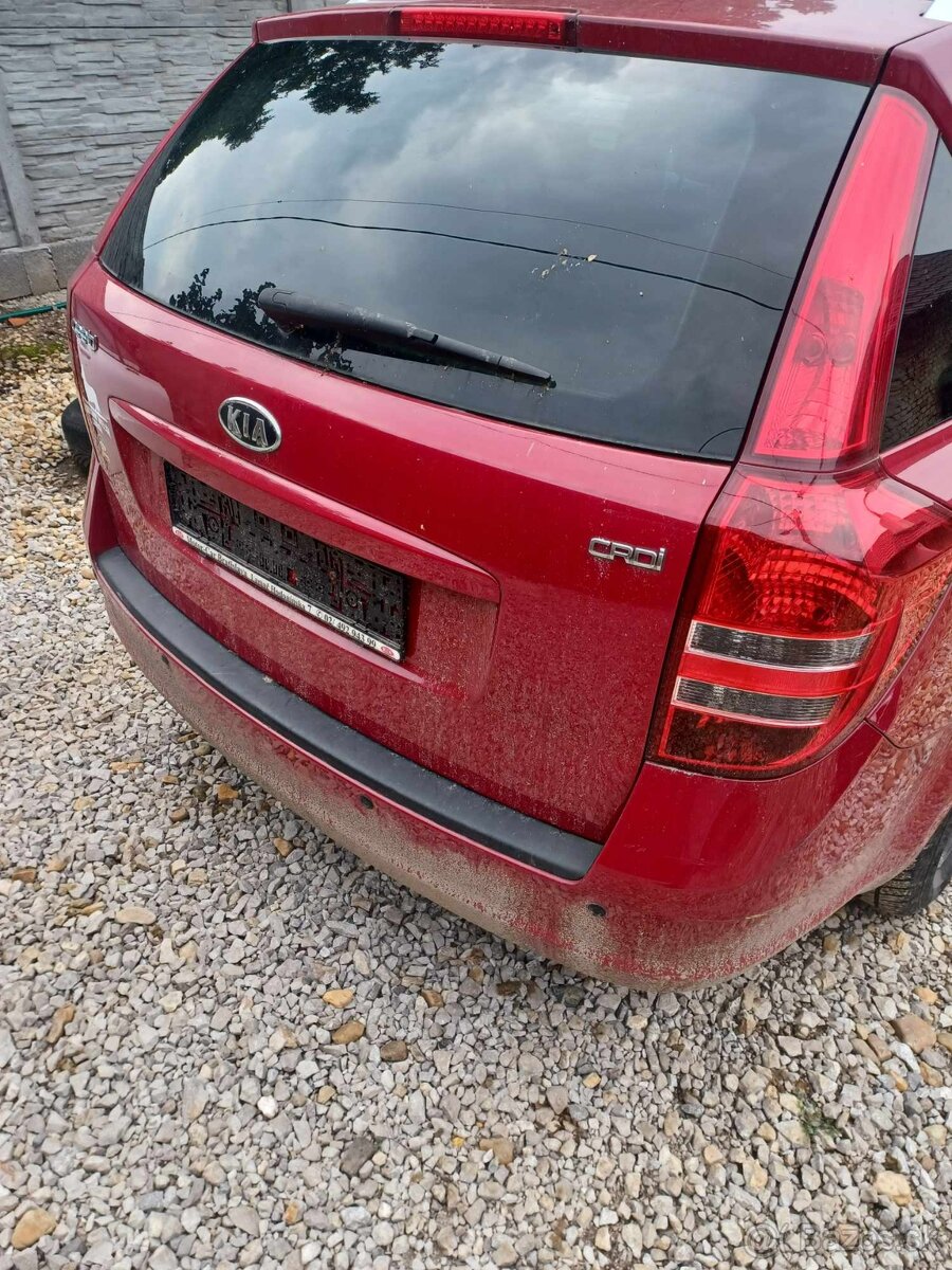 Rozpredam Kia Ceed SW 1.6crdi 66,85kw