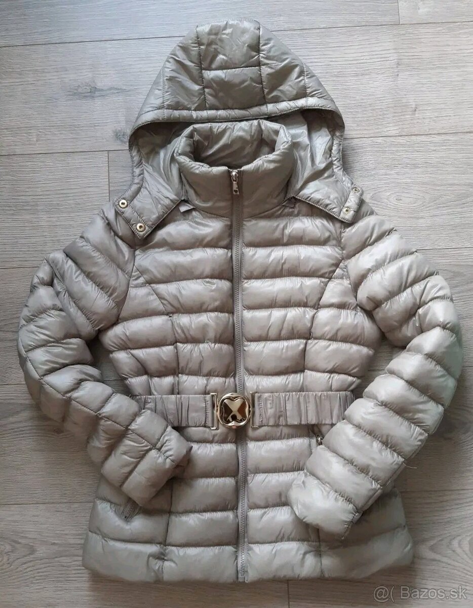 Dámska bunda, veľkosť M