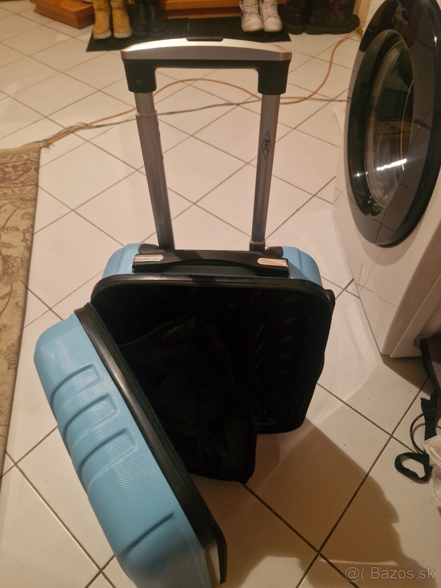 Maly kvalitny kufor RGL