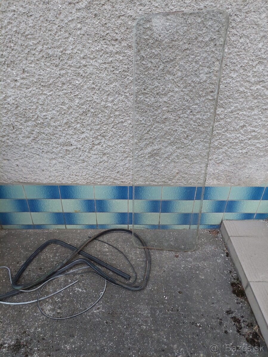 Zadné sklo kabíny multicar