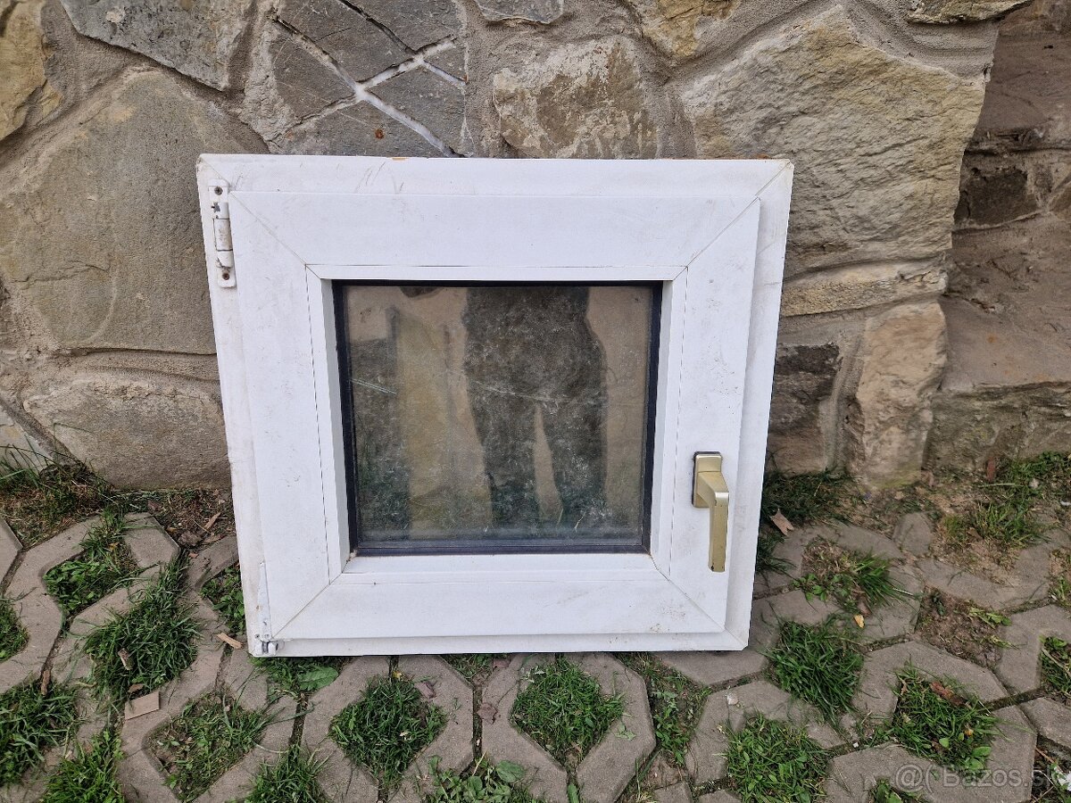 Okno 550x550mm 2ks