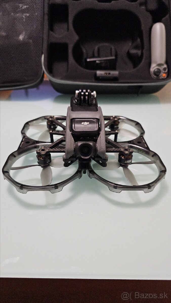 DJI Avata - 3.5 Axis Flying Kit – výborný stav