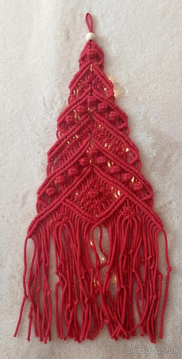 macrame vianočný stromček červeno-zlatý