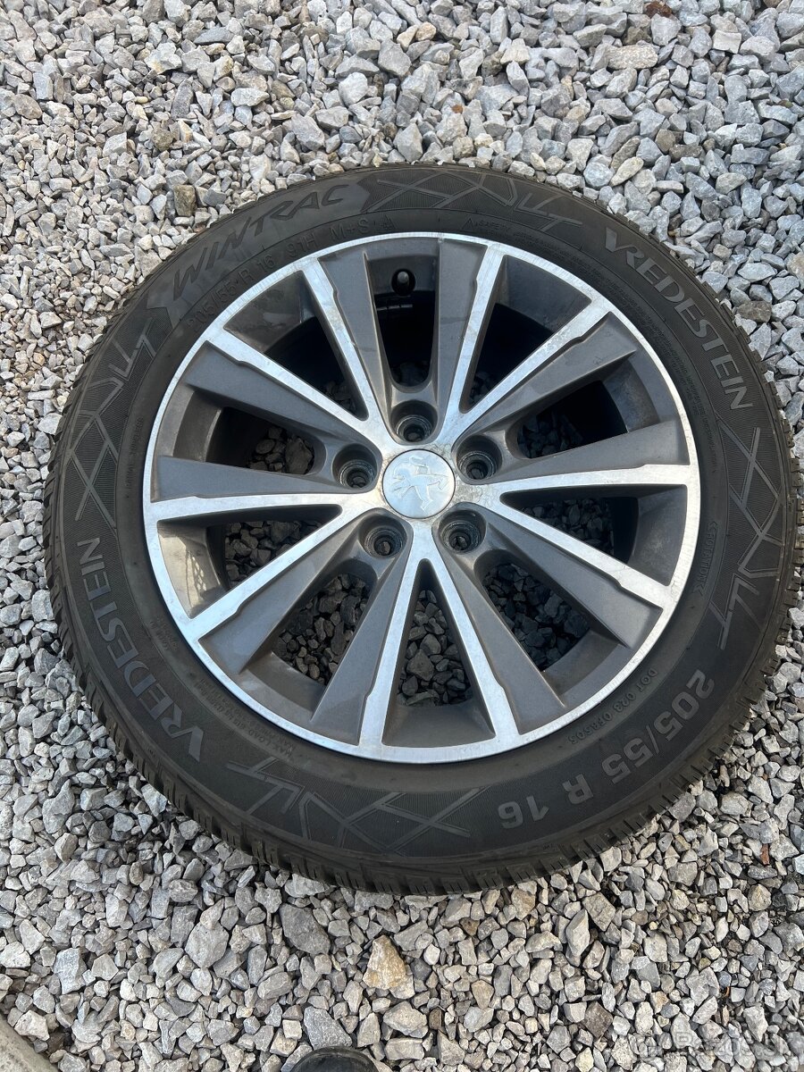 Originálne elektróny Peugeot 308 R16 + zimne pneu